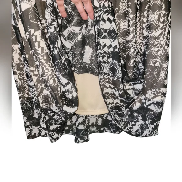 LuLaRoe | Black and White Geometric Midi Skirt Small - Picture 4 of 8